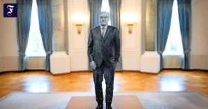 skulptur-von-bundespraesident.webp.webp