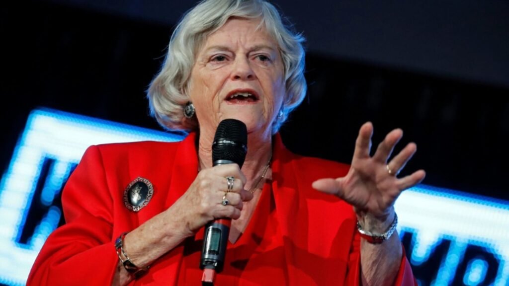10-ann-widdecombe-wurde-tot-in-ihrem-haus-aufgefunden-dcae2749e390e407.jpg
