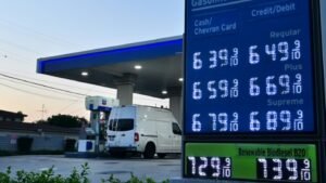 14-eine-tankstelle-in-monterey-park-kalifornien-5e9c11c71c89312f.jpg
