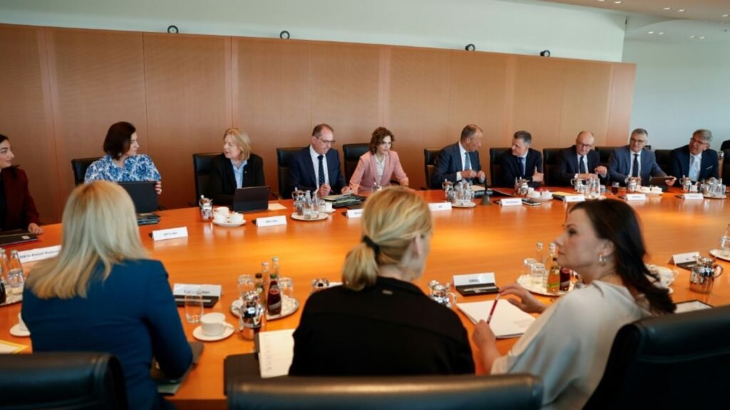 15-kabinettssitzung-ee13d8ba8bc7ee5f.jpg