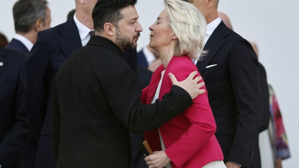 15-von-der-leyen-und-selenskyj-am-dienstag-in-paris-506a2ad60ec4277d.jpg
