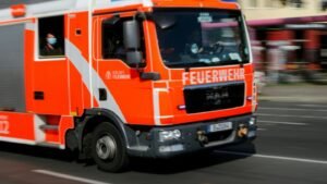 16-feuerwehrauto-18d04f2efeea7423.jpg