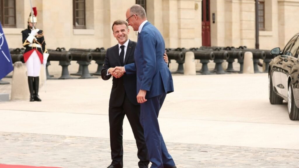 16-macron-und-merz-r-079c2ee3a1784fca.jpg
