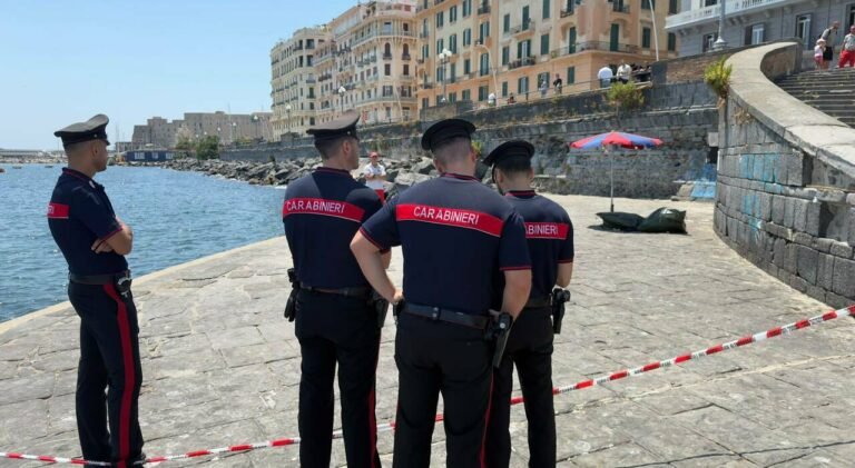 9641517_09135331_cadavere_ritrovato_in_mare.jpg