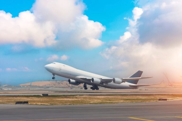 Aereo-decolla-1-scaled.jpg