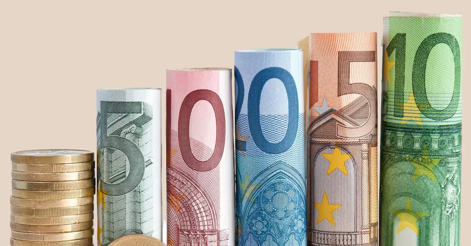 BANCONOTE_MONETE_EURO6_FOTOLIA-U78846503044AuG-1440x752@IlSole24Ore-Web.jpg