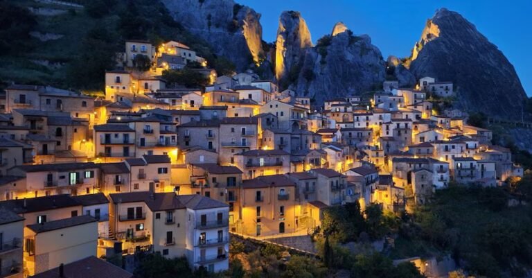 Castelmezzano20al20crepuscolo-U47182567687YhJ-1440x752@IlSole24Ore-Web.jpg