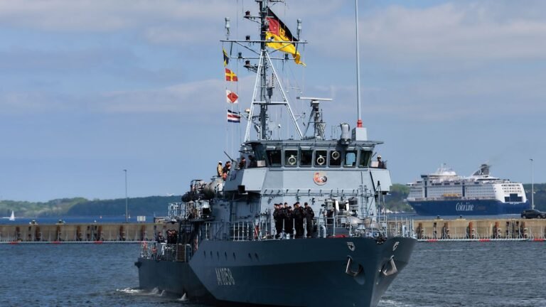 Das-Minenjagdboot-Fulda-laeuft-vom-Marinestuetzpunkt-Kiel-in-Richtung-Mittelmeer-aus-Die-Verlegung-e.jpeg