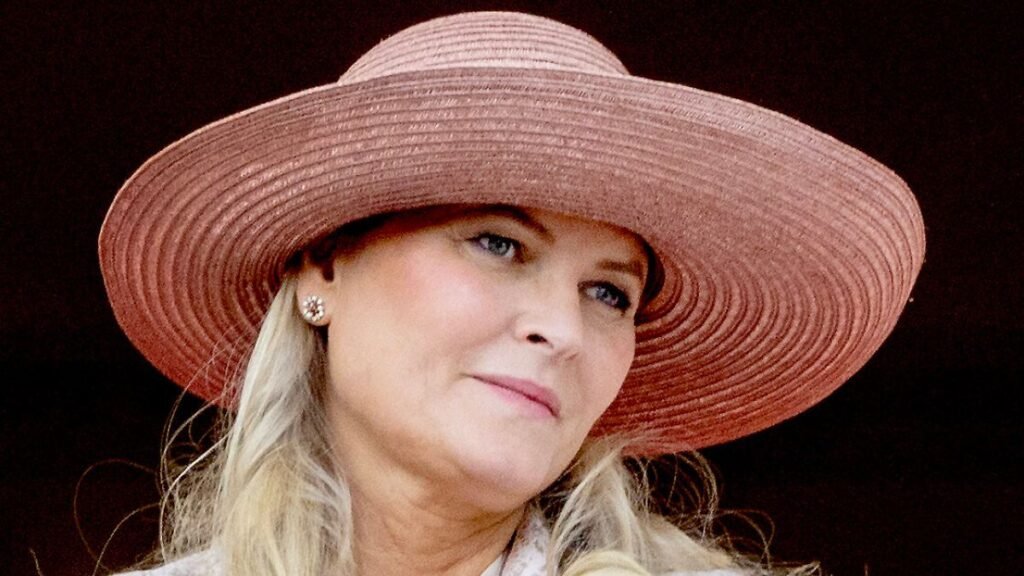 OSLO-17-05-2026-Norwegian-Royal-Family-Crown-Princess-Mette-Marit-watch-the-procession-in-front-of-t.jpeg