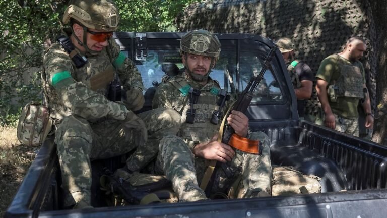 Servicemen-of-the-425th-Separate-Assault-Regiment-of-the-Ukrainian-Armed-Forces-sit-in-a-pickup-truc.jpeg