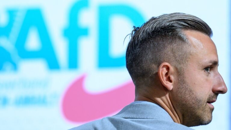 Ulrich-Siegmund-AfD-Spitzenkandidat-der-AfD-bei-der-Landtagswahl-in-Sachsen-Anhalt-kommt-zum-Landesp.jpeg