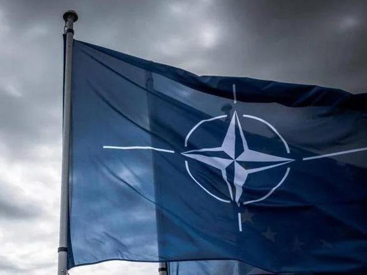 bandiera_nato_ftg_ipa.jpeg