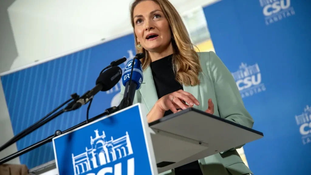 bayerns-gesundheitsministerin-judith-gerlach-csu-dringt-auf-eine-ruecknahme-der-aktuellen-cannabis-r.webp