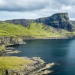 die-naturidylle-auf-der-isle-of-skye-lockt-massen-an-touristen-an-doch-die-bringen-probleme-mit-sich.webp
