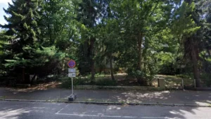 die-villa-in-hamburg-marienthal-archivbild-ein-kurier-entdeckte-dort-die-maennliche-leiche-und-alarm.webp