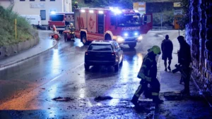 eine-heftige-unwetterfront-erreicht-sachsen-archivbild-schwere-unwetter-mit-starkregen-und-hagel-dro.webp