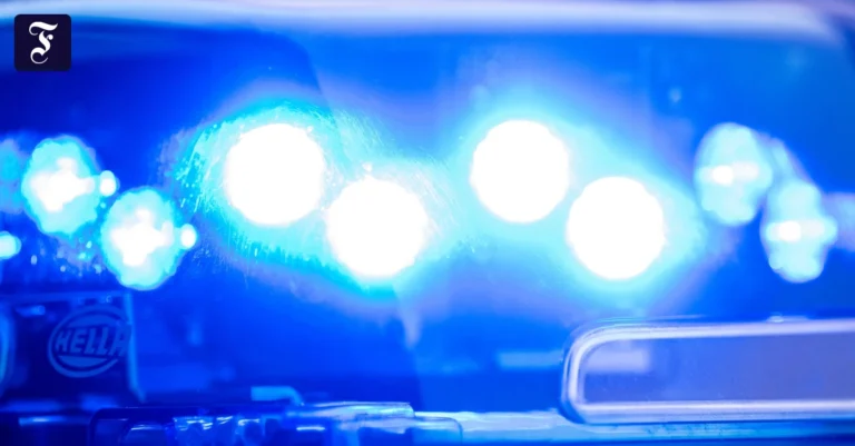 einsatz-ein-blaulicht-leuchtet.webp.webp