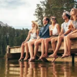 epi_1042292494_adobe-foto-stock_116954038_group-of-friends-sit.webp.webp