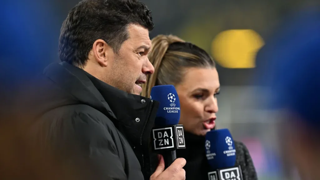 fussball-champions-league-borussia-dortmund-fc-barcelona-vorrunde-6-spieltag-signal-iduna-park-der-e.webp