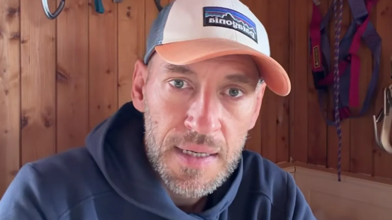 huettenwirt-stephan-jobke-er-bemaengelt-die-vielen-kurzfristigen-absagen-auf-seiner-alpenhuette.png