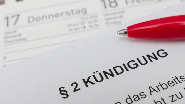 kuendigung-die-zahl-der-arbeitsrechtsklagen-steigt.jpg
