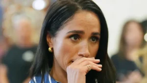 meghan-markle-the-duchess-of-sussex-meets-volunteer-first-responders-from-the-bondi-surf-bathers-lif.webp