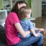 mutter-kind-sofa-100.jpg