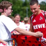 said-el-mala-gibt-beim-trainingsauftakt-autogramme-fuer-die-fans-beim-fc-ist-man-guter-dinge-das-el.webp